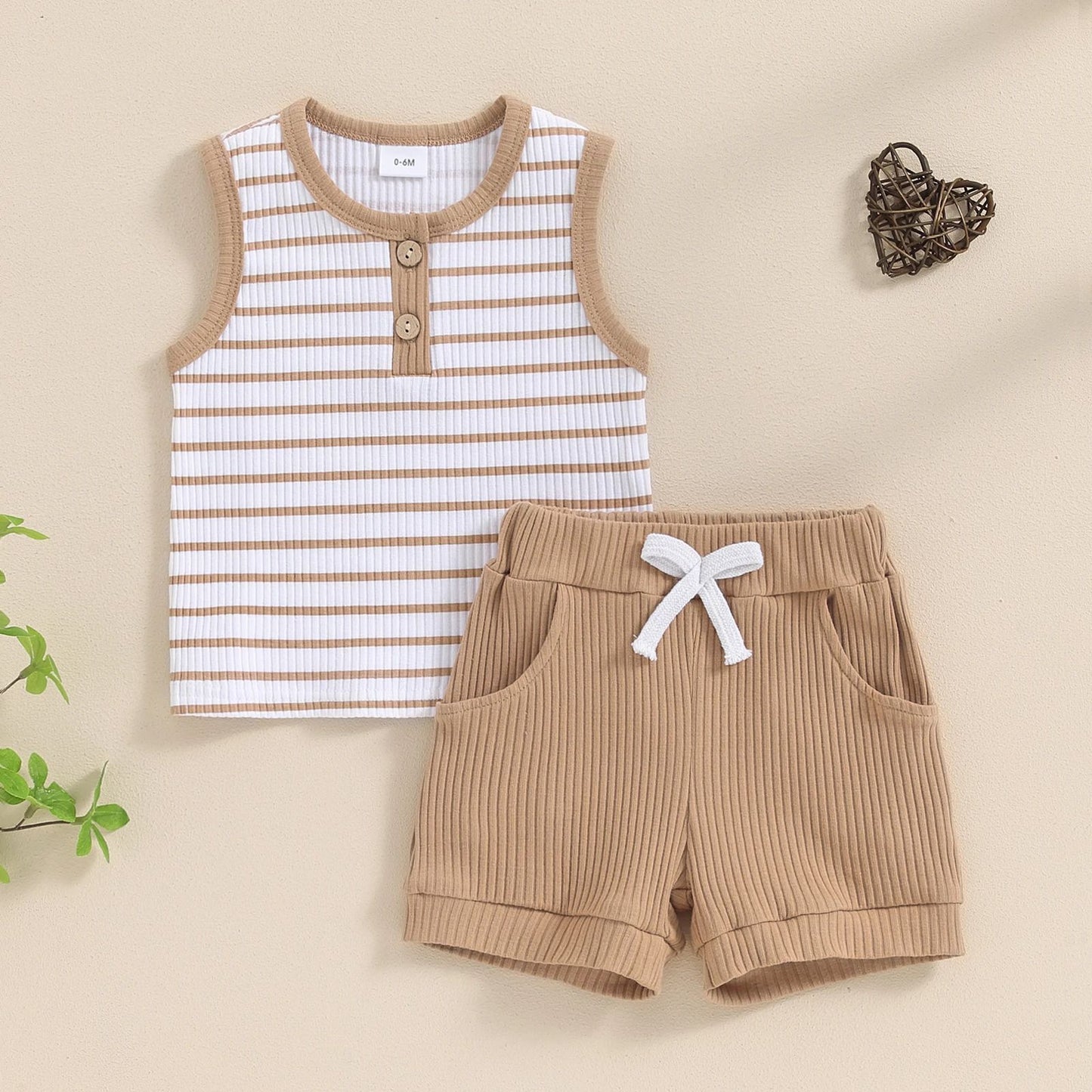 Boys' Fashion Round Neck Top Sports Shorts Suit