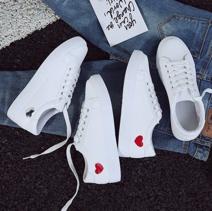 Fashion New Woman PU Leather Shoes Ladies Breathable Cute Heart Flats Casual Shoes White Sneakers