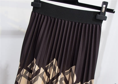 Women's Graceful Geometric Striped Pleated Skirt